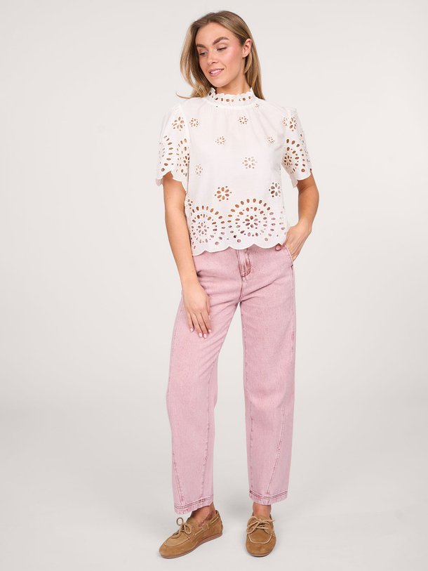 Ontdek de Alita high waist loose fit non stretch jeans van Frnch in de kleur bordeauxrood bij Orangebag. Op werkdagen voor 21:45 besteld, morgen in huis.