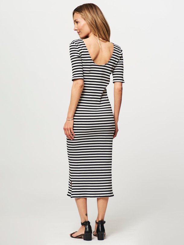 Ontdek de Dawn katoenmix gestreepte rib jurk van Modstrom in de kleur zwart bij Orangebag. Op werkdagen voor 21:45 besteld, morgen in huis.