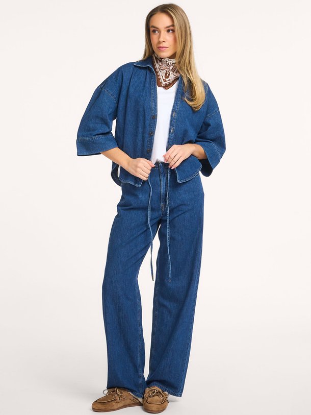 Ontdek de High waist loose fit jeans van Summum in de kleur Blauw bij Orangebag. Op werkdagen voor 21:45 besteld, morgen in huis.