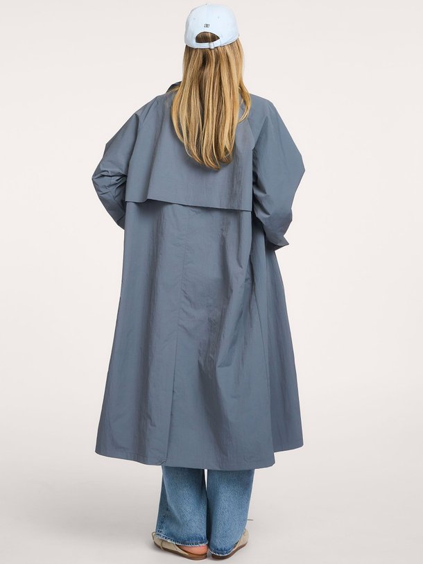 Ontdek de Long Coach Crinkle geweven technische parka van Welter Shelter in de kleur Grijsblauw bij Orangebag. Op werkdagen voor 21:45 besteld, morgen in huis.