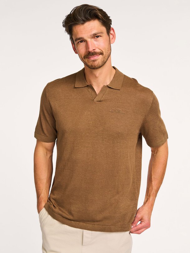 Ontdek de Emmanuel linnen/katoenmix slub polo van Les Deux in de kleur army bij Orangebag. Op werkdagen voor 21:45 besteld, morgen in huis.