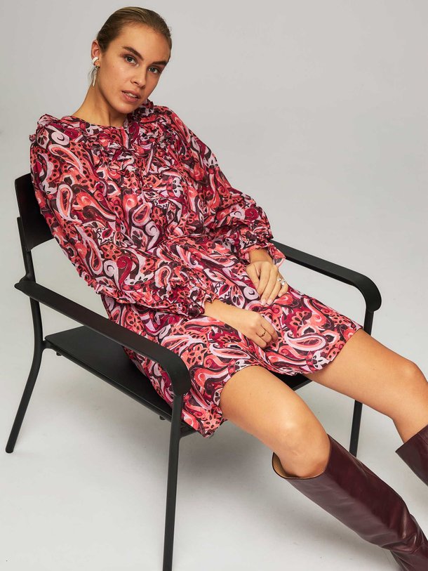 Ontdek de Bernadette katoen/zijdemix jurk met print van Magali Pascal in de kleur roze bij Orangebag. Op werkdagen voor 21:45 besteld, morgen in huis.