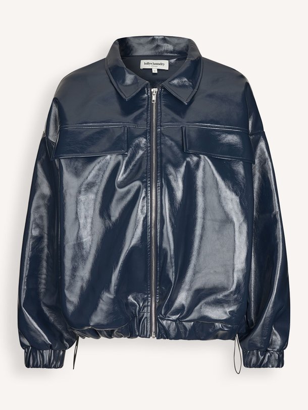 Ontdek de Ven leatherlook jack van Lollys Laundry in de kleur Donkerblauw bij Orangebag. Op werkdagen voor 21:45 besteld, morgen in huis.
