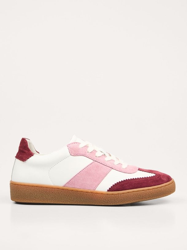 Ontdek de Sanoa suède sneakers van Samsoe Samsoe in de kleur Roze bij Orangebag. Op werkdagen voor 21:45 besteld, morgen in huis.