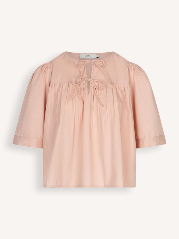 Ontdek de Ieline katoenen top van Ruby Tuesday in de kleur Roze bij Orangebag. Op werkdagen voor 21:45 besteld, morgen in huis.