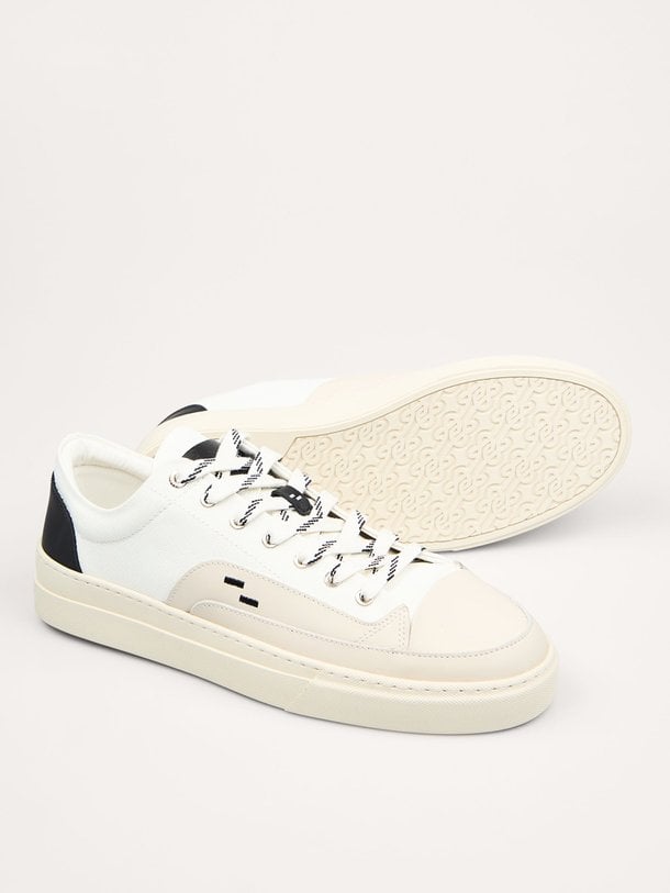 Ontdek de Riviera Low lederen sneaker van Filling Pieces in de kleur Wit bij Orangebag. Op werkdagen voor 21:45 besteld, morgen in huis.