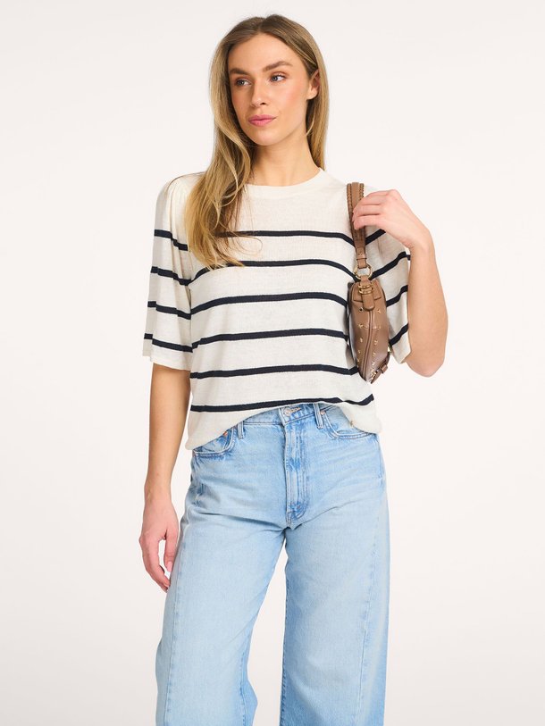 Ontdek de Bruna linnen gestreepte top van Des Petits Hauts in de kleur Donkerblauw bij Orangebag. Op werkdagen voor 21:45 besteld, morgen in huis.