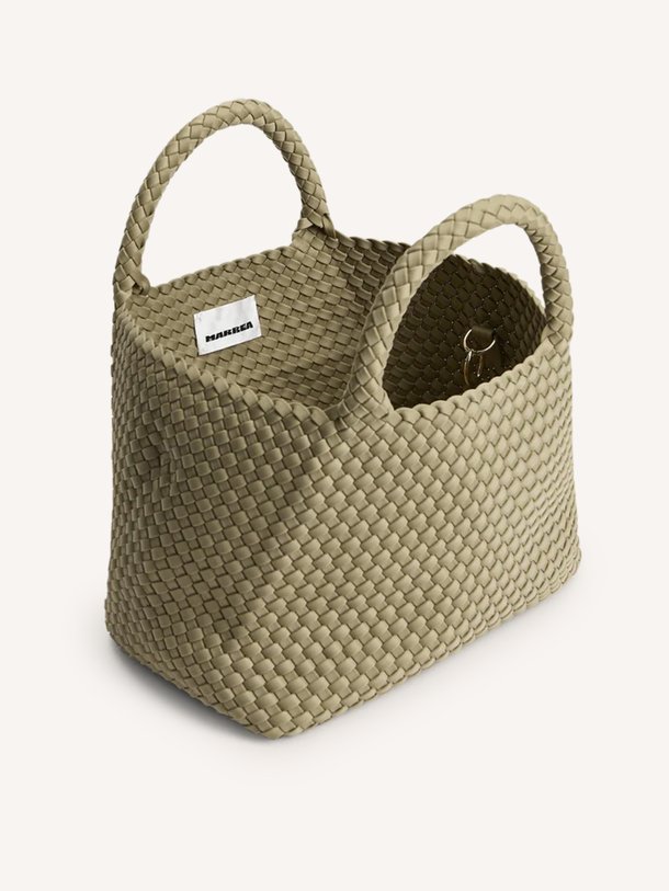 Ontdek de Gevlochtend handtas medium van Marrea in de kleur Taupe bij Orangebag. Op werkdagen voor 21:45 besteld, morgen in huis.