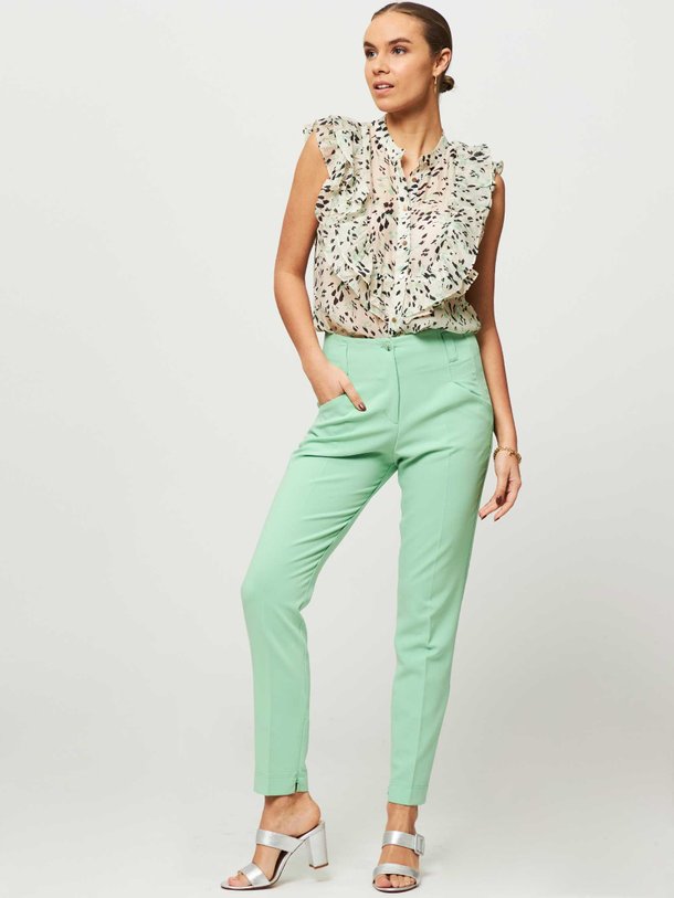 Ontdek de Viscosemix broek van Summum in de kleur groen bij Orangebag. Op werkdagen voor 21:45 besteld, morgen in huis.