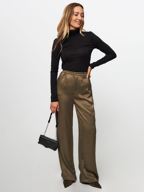 Ontdek de Wanda rayonmix loose fit broek van Lois in de kleur donkergroen bij Orangebag. Op werkdagen voor 21:45 besteld, morgen in huis.