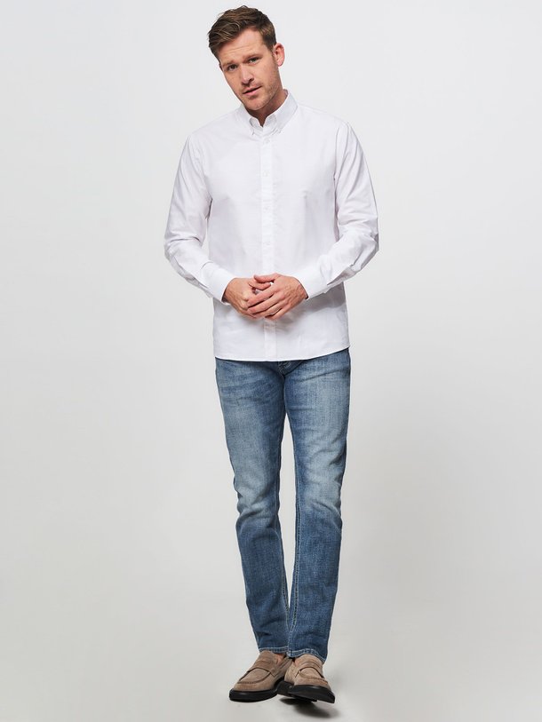 Ontdek de Sune organic cotton piqué overhemd van Mads Norgaard Men in de kleur wit bij Orangebag. Op werkdagen voor 21:45 besteld, morgen in huis.