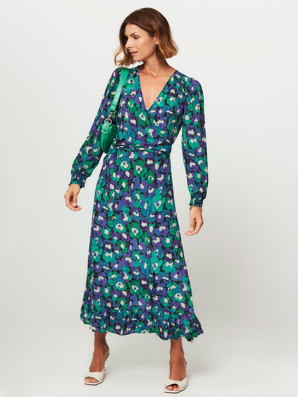 Ontdek de Natalia viscosemix overslagjurk met print van Fabienne Chapot in de kleur groen bij Orangebag. Op werkdagen voor 21:45 besteld, morgen in huis.