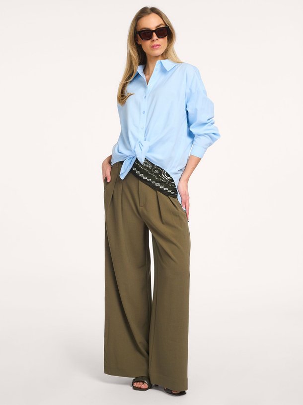 Ontdek de Hace viscosemix wide leg pantalon van My Essential Wardrobe in de kleur Mosgroen bij Orangebag. Op werkdagen voor 21:45 besteld, morgen in huis.