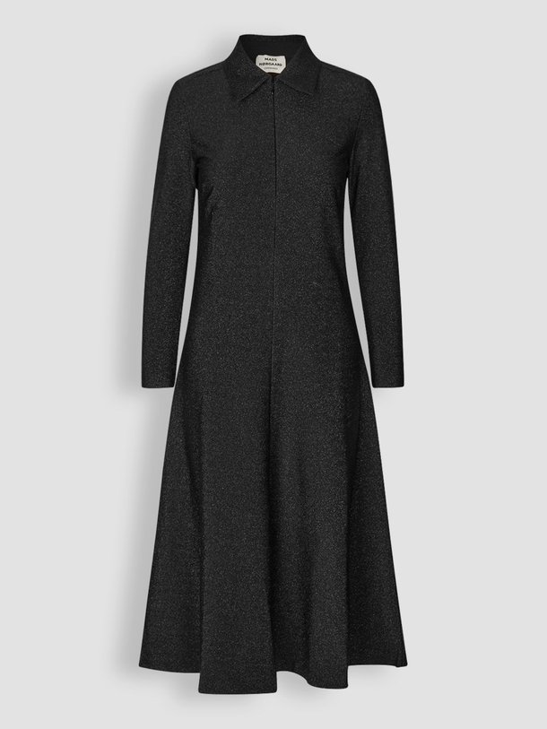 Ontdek de Gucca viscosemix stretch jurk met lurex van Mads Norgaard in de kleur zwart bij Orangebag. Op werkdagen voor 21:45 besteld, morgen in huis.