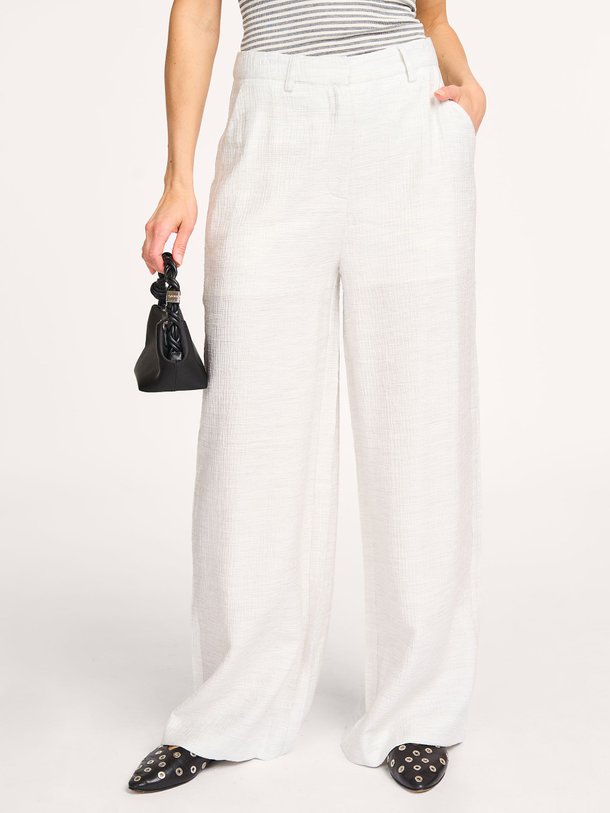 Ontdek de Brie viscose/katoenmix seersucker pantalon van Copenhagen Muse in de kleur off-white bij Orangebag. Op werkdagen voor 21:45 besteld, morgen in huis.