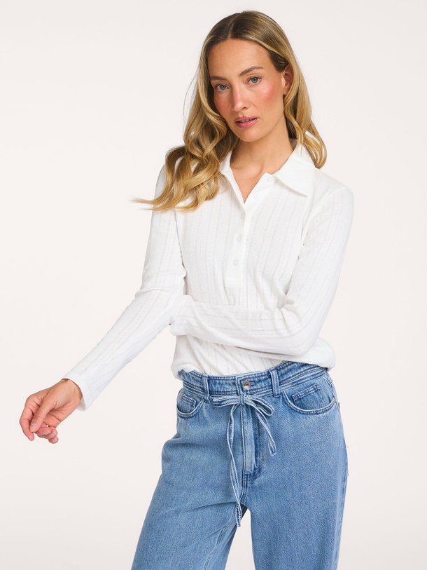 Ontdek de Rosia katoenen polo top van Second Female in de kleur Off-white bij Orangebag. Op werkdagen voor 21:45 besteld, morgen in huis.