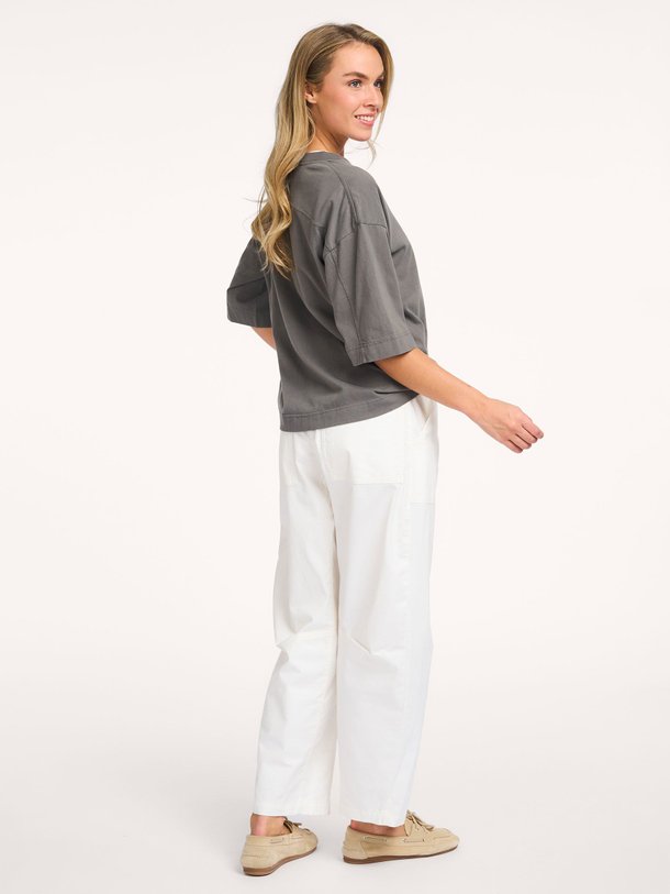 Ontdek de Fiore katoenen T-shirt van Bellerose in de kleur Donkergrijs bij Orangebag. Op werkdagen voor 21:45 besteld, morgen in huis.