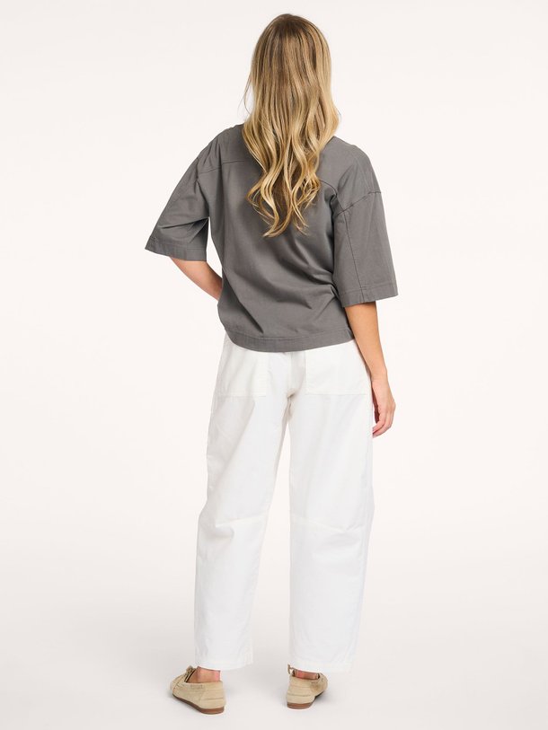 Ontdek de Fiore katoenen T-shirt van Bellerose in de kleur Donkergrijs bij Orangebag. Op werkdagen voor 21:45 besteld, morgen in huis.