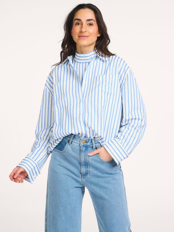 Ontdek de Janna viscosemix gestreepte blouse van Essentiel Antwerp in de kleur Blauw bij Orangebag. Op werkdagen voor 21:45 besteld, morgen in huis.