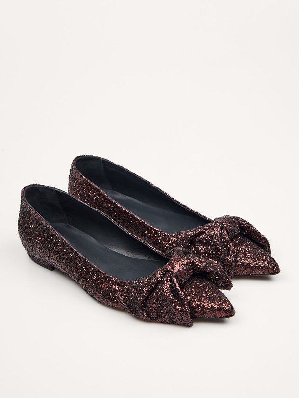 Ontdek de Abbey lederen ballerina's met glitters van Dante 6 in de kleur Bordeauxrood bij Orangebag. Op werkdagen voor 21:45 besteld, morgen in huis.