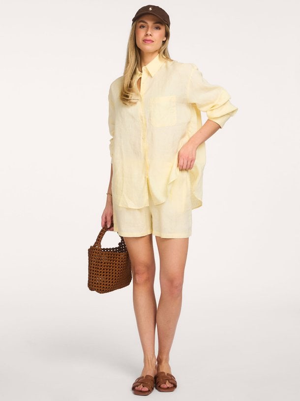 Ontdek de Linnen short van Colorful Standard in de kleur Geel bij Orangebag. Op werkdagen voor 21:45 besteld, morgen in huis.