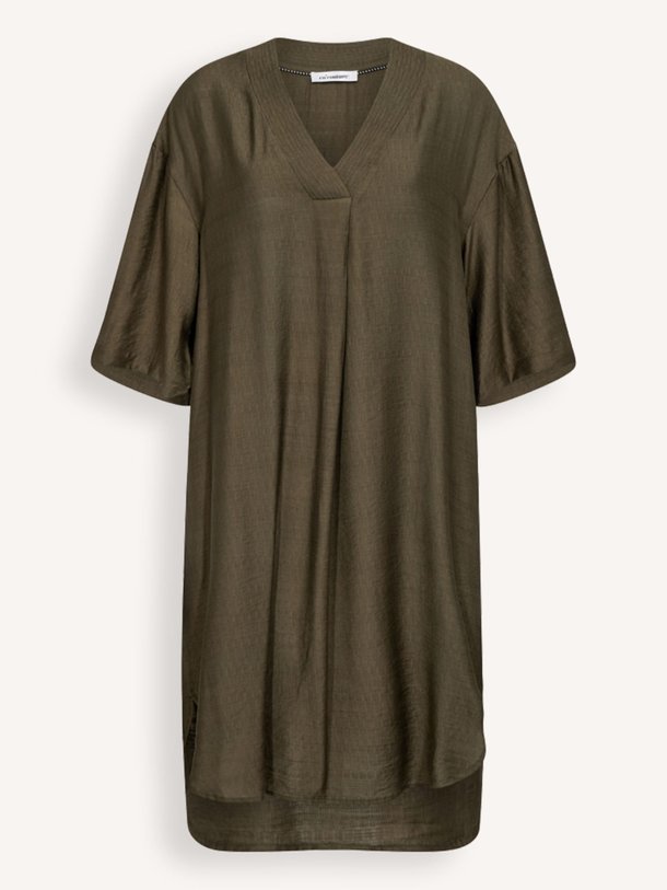 Ontdek de Caryn viscosemix jurk van Co'Couture in de kleur army bij Orangebag. Op werkdagen voor 21:45 besteld, morgen in huis.