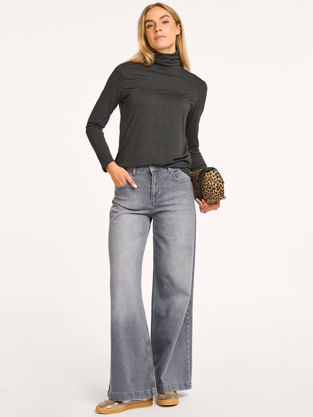 Ontdek de Mid waist wide leg jeans van Yaya in de kleur grijs bij Orangebag. Op werkdagen voor 21:45 besteld, morgen in huis.