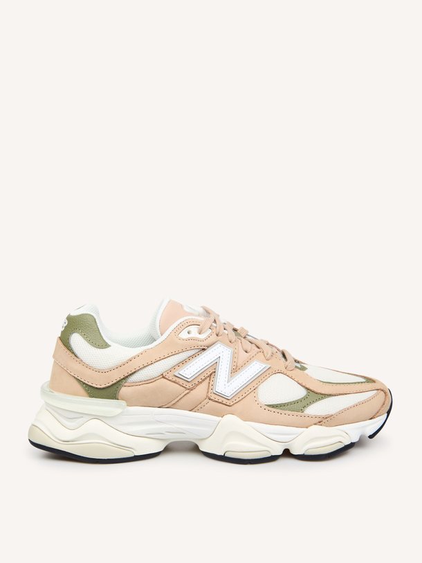 Ontdek de U9060 suède sneakers van New Balance in de kleur Beige bij Orangebag. Op werkdagen voor 21:45 besteld, morgen in huis.