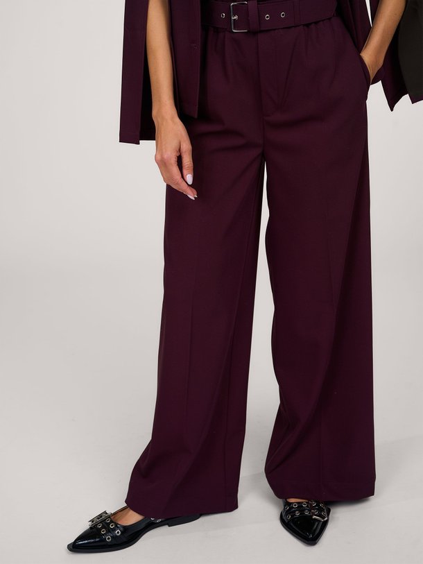 Ontdek de Scrupulous viscosemix pantalon van Chptr-s in de kleur bordeauxrood bij Orangebag. Op werkdagen voor 21:45 besteld, morgen in huis.