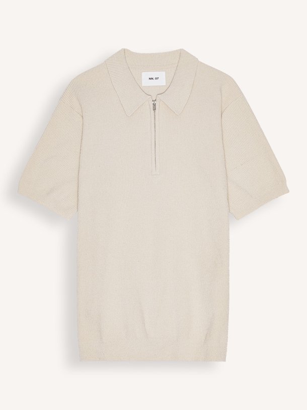Ontdek de Danny ribgebreide polo van NN.07 in de kleur ecru bij Orangebag. Op werkdagen voor 21:45 besteld, morgen in huis.