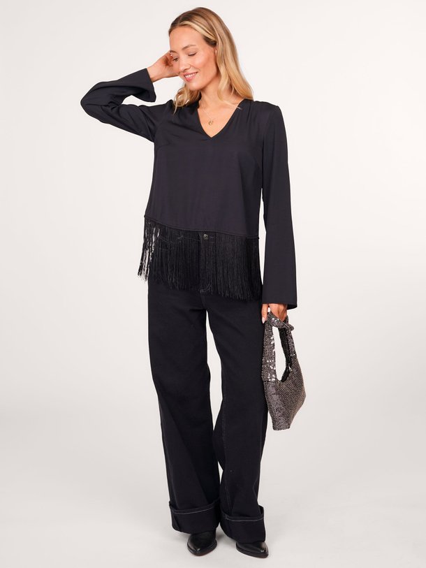 Ontdek de Kylen viscose top met franjes van Modstrom in de kleur zwart bij Orangebag. Op werkdagen voor 21:45 besteld, morgen in huis.
