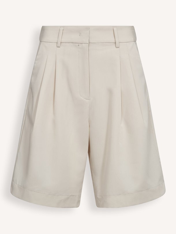 Ontdek de Tenga viscosemix bermuda short van Co'Couture in de kleur Ecru bij Orangebag. Op werkdagen voor 21:45 besteld, morgen in huis.
