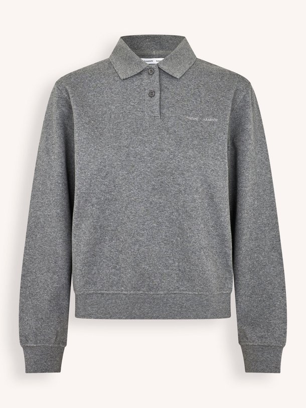 Ontdek de Sadory organic cotton gemêleerde polo trui van Samsoe Samsoe in de kleur Grijs bij Orangebag. Op werkdagen voor 21:45 besteld, morgen in huis.