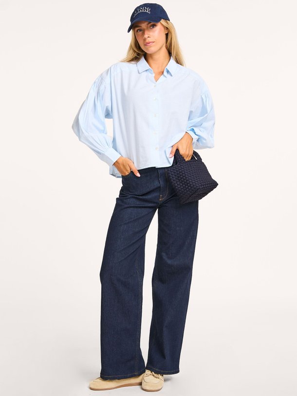 Ontdek de Sarah short katoenen blouse van By-Bar in de kleur lichtblauw bij Orangebag. Op werkdagen voor 21:45 besteld, morgen in huis.