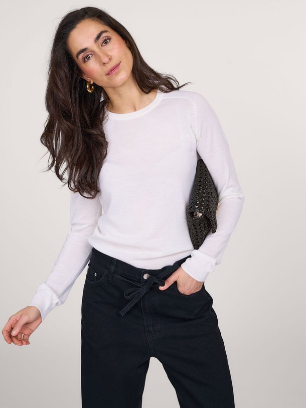 Ontdek de Annabelle merinowollen trui van DAY Birger et Mikkelsen in de kleur off-white bij Orangebag. Op werkdagen voor 21:45 besteld, morgen in huis.