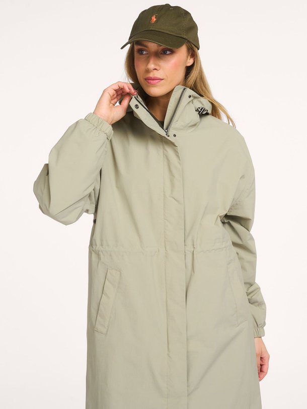 Ontdek de Roomy Long Tube geweven technische parka van Welter Shelter in de kleur Lichtgroen bij Orangebag. Op werkdagen voor 21:45 besteld, morgen in huis.