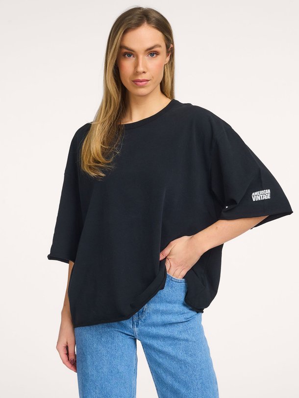 Ontdek de Ykobow katoenen T-shirt van American Vintage in de kleur Zwart bij Orangebag. Op werkdagen voor 21:45 besteld, morgen in huis.