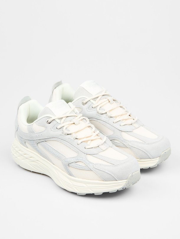 Ontdek de The Re-Run suède mesh sneakers van Mercer Amsterdam in de kleur grijs bij Orangebag. Op werkdagen voor 21:45 besteld, morgen in huis.