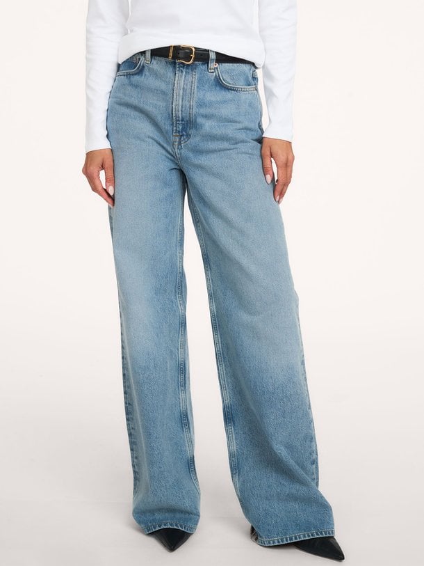 Ontdek de Rebecca high waist wide leg non-stretch jeans van Samsoe Samsoe in de kleur lichtblauw bij Orangebag. Op werkdagen voor 21:45 besteld, morgen in huis.