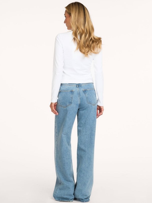 Ontdek de Rebecca high waist wide leg non-stretch jeans van Samsoe Samsoe in de kleur lichtblauw bij Orangebag. Op werkdagen voor 21:45 besteld, morgen in huis.