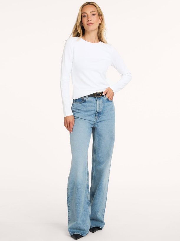 Ontdek de Rebecca high waist wide leg non-stretch jeans van Samsoe Samsoe in de kleur lichtblauw bij Orangebag. Op werkdagen voor 21:45 besteld, morgen in huis.