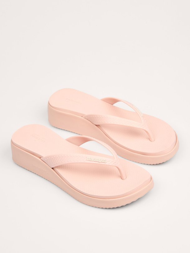 Ontdek de High platform teenslippers van Havaianas in de kleur lichtroze bij Orangebag. Op werkdagen voor 21:45 besteld, morgen in huis.