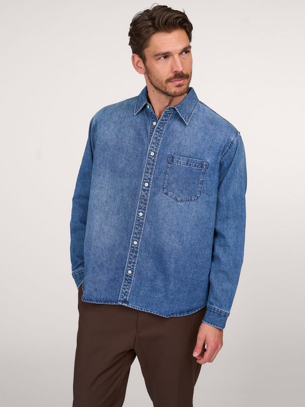 Ontdek de Noah denim overhemd van Denham in de kleur blauw bij Orangebag. Op werkdagen voor 21:45 besteld, morgen in huis.