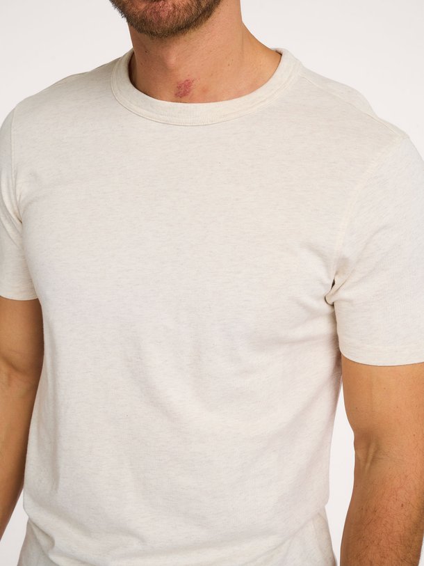 Ontdek de Katoenen gemêleerd T-shirt van Profuomo in de kleur beige bij Orangebag. Op werkdagen voor 21:45 besteld, morgen in huis.