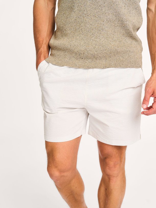 Ontdek de Geweven seersucker gestreepte zwembroek van Profuomo in de kleur grijs bij Orangebag. Op werkdagen voor 21:45 besteld, morgen in huis.