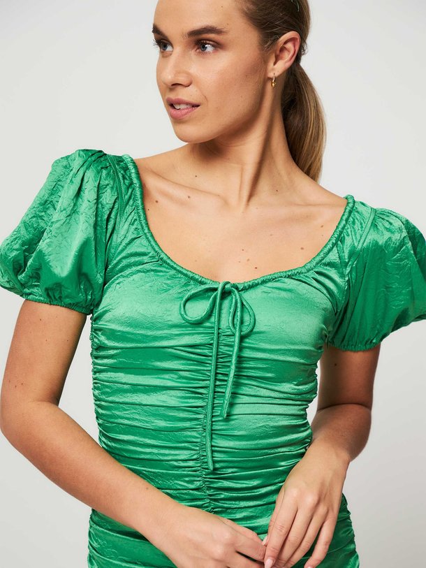 Ontdek de Geweven jurk met structuur van Ganni in de kleur groen bij Orangebag. Op werkdagen voor 21:45 besteld, morgen in huis.