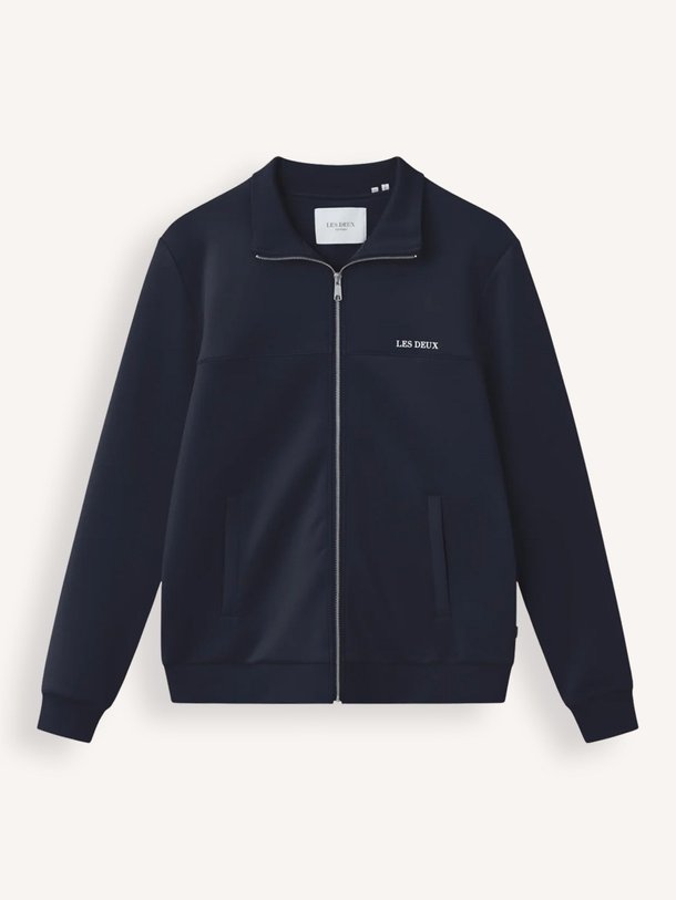 Ontdek de Ballier jersey logo vest van Les Deux in de kleur donkerblauw bij Orangebag. Op werkdagen voor 21:45 besteld, morgen in huis.