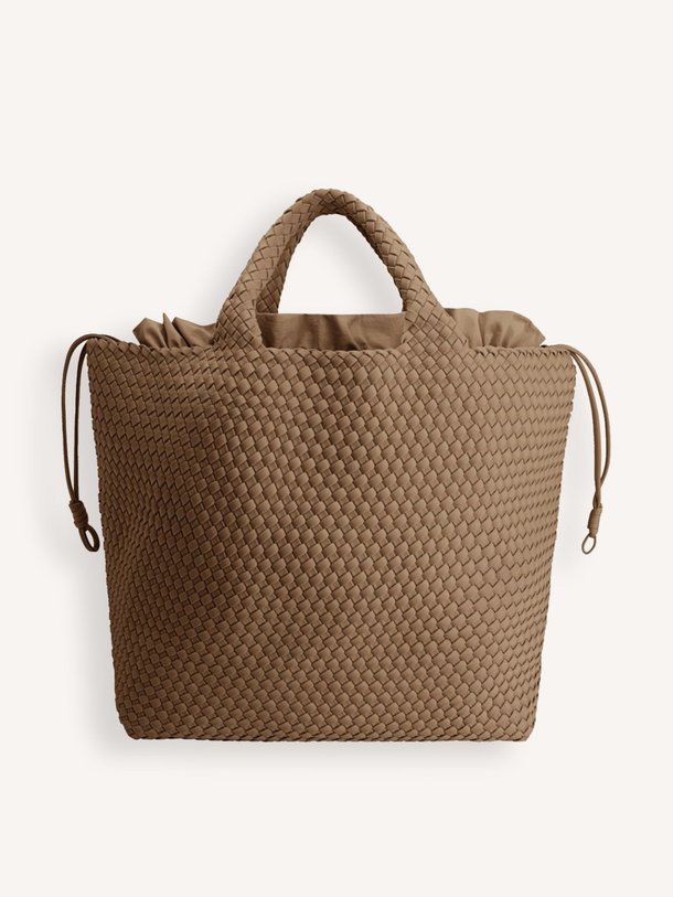 Ontdek de Gevlochten handtas extra large van Marrea in de kleur bruin bij Orangebag. Op werkdagen voor 21:45 besteld, morgen in huis.