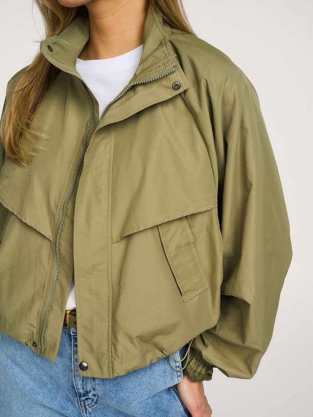 Ontdek de Alora geweven jack van Co'Couture in de kleur Groen bij Orangebag. Op werkdagen voor 21:45 besteld, morgen in huis.