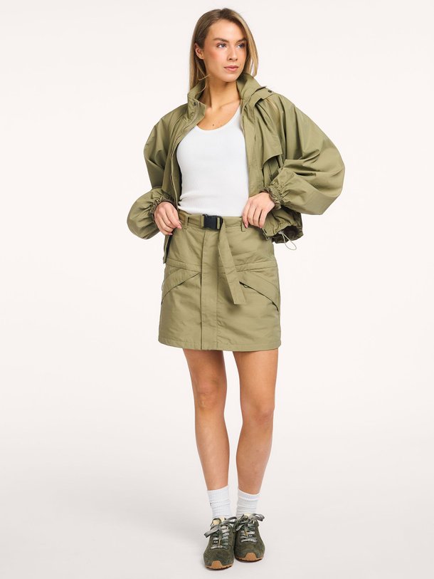 Ontdek de Alora geweven jack van Co'Couture in de kleur Groen bij Orangebag. Op werkdagen voor 21:45 besteld, morgen in huis.